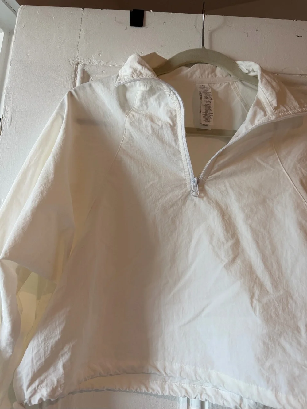 ALO Yoga White Cropped Half-Zip Pullover